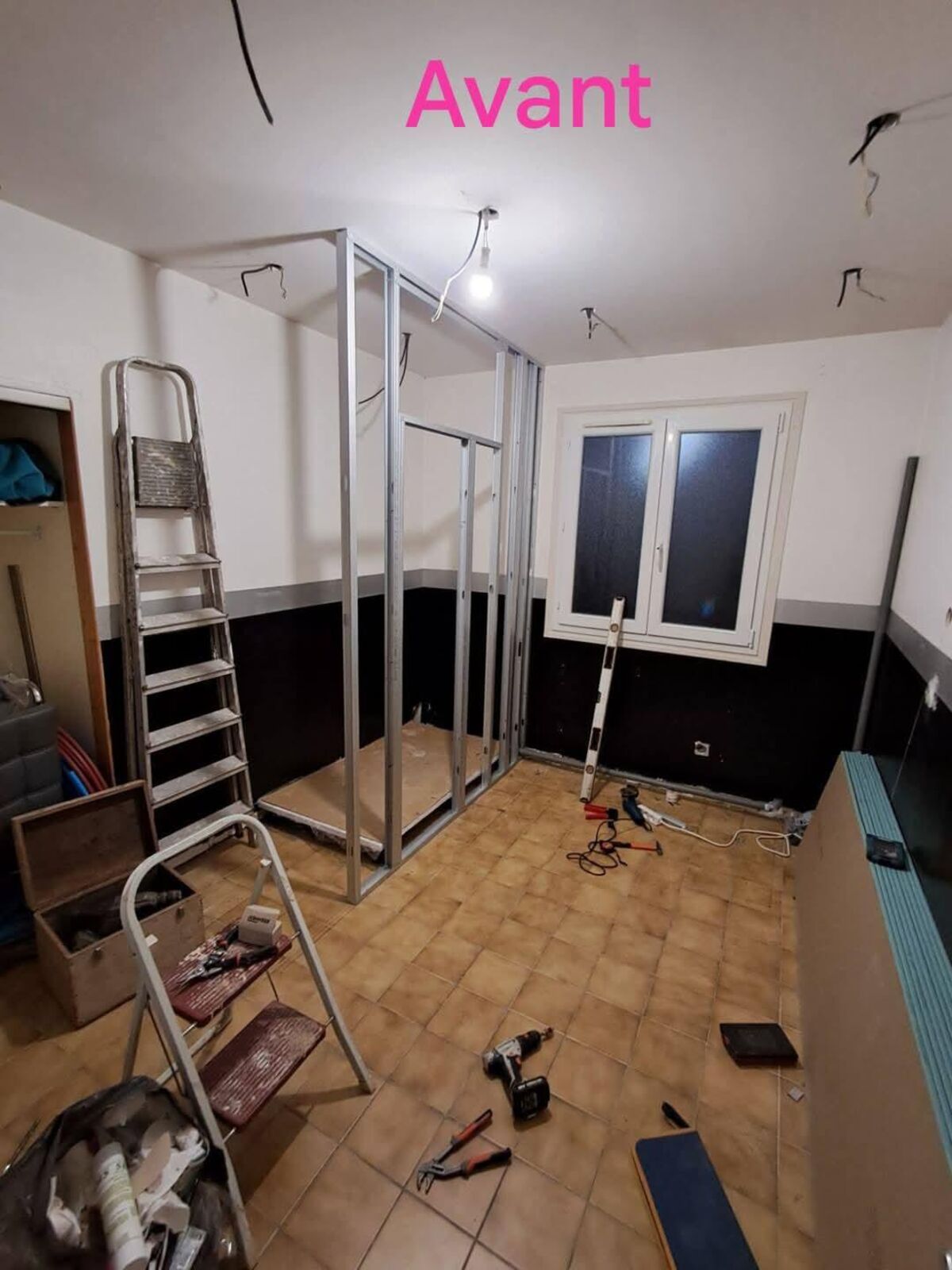 Salle de bain avant rénovation à Valenciennes